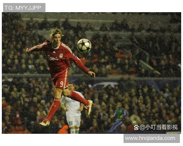 传奇球员崛起之路：从默默无闻到全球瞩目的足球明星成长故事